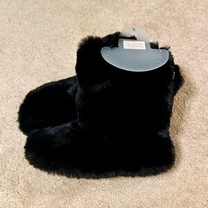 New LC Lauren Conrad Black Faux Fur Slippers Warm Slipper Boots Women’s Size 7-8